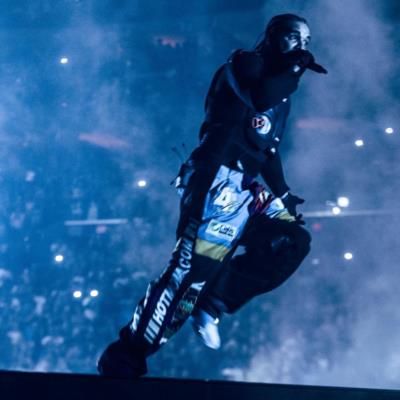 Drake's Electrifying Concert Performance Leaves Fans Spellbound And Enthralled