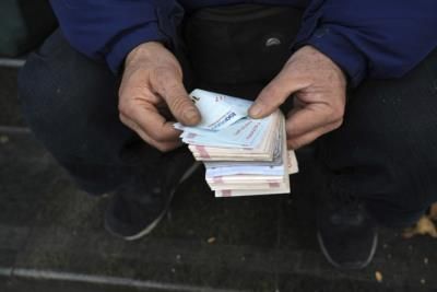 Iran's Currency Hits Record Low Amid Economic Struggles