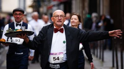 ‘Course des cafés’: Paris revives iconic waiters’ race ahead of Olympic Games