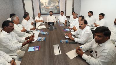 Congress should sweep Mahabubnagar in elections: Revanth directs the party leaders