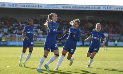 Chelsea punish West Ham for misses to return to the WSL summit