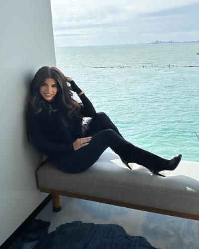 Teresa Giudice Stuns In Striking All-Black Outfit