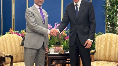 Jaishankar meets Singapore PM Lee & senior Ministers to further deepen bilateral ties