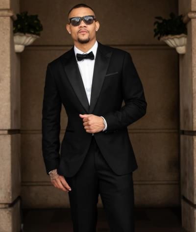 Kenny Golladay Stuns In Classic Black Tuxedo At Event