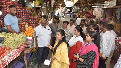 Additional pourakarmikas for Devaraja Market likely