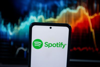 Spotify is expanding its offerings again by adding classes