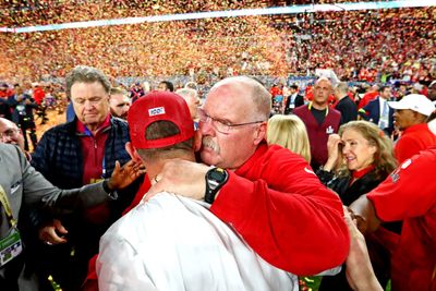 Andy Reid offers advice to 49ers head coach Kyle Shanahan
