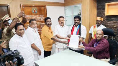 DMK, VCK candidates file nominations in Villupuram, Cuddalore and Kallakurichi
