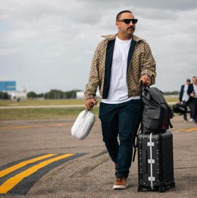 Nestor Cortes: Effortlessly Stylish Airport Look With Luxe Vibes