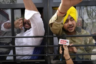 Indian Police Detain Opposition Protesters Demanding Leader's Release