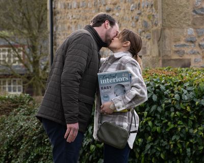 Emmerdale spoilers: Liam Cavanagh KISSES the WRONG GIRL!
