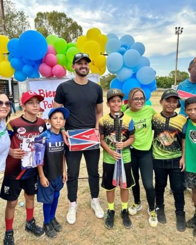 Pablo López In Black Outfit Capturing Moments With Kids