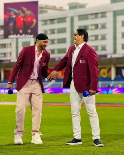 Shoaib Akhtar And Harbhajan Singh: Stylish Duo In Maroon Coats