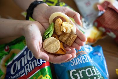 Australian supermarket veggie chip taste test: my notes on the aroma are ‘rancid oil’ and ‘farts’