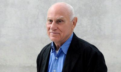 Richard Serra, uncompromising American abstract sculptor, dies aged 85