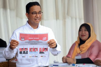 Anies Baswedan challenges Indonesia presidential election, calls for rerun