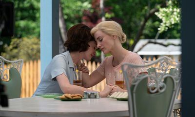 Mothers’ Instinct review – Anne Hathaway and Jessica Chastain in 60s-set operatic melodrama