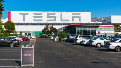 Analysts Keep Cutting Tesla Stock Price Targets As EPS Estimates Fall 24%