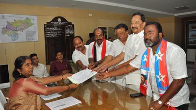 DMK candidate for Arakkonam Lok Sabha constituency files nomination in Ranipet