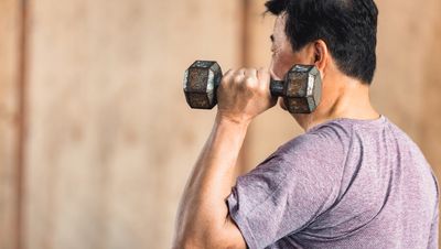 Build Strength All-Over With This Well-Rounded Beginner Dumbbell Workout