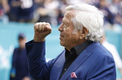 Patriots owner Robert Kraft reveals how he’d use the No. 3 pick in the draft