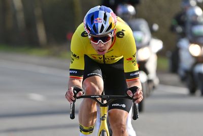 Wout van Aert out of Dwars door Vlaanderen after being caught up in huge crash