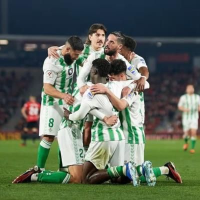 Isco's Joyful Victory Celebration With Teammates