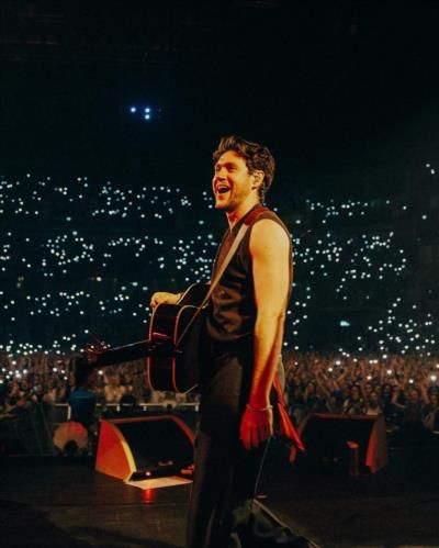 Niall Horan Mesmerizes Fans With Enchanting Concert Performance