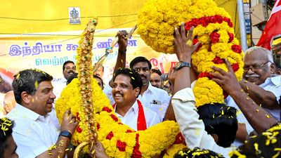 CPI(M) Madurai candidate Venkatesan begins campaign by the river