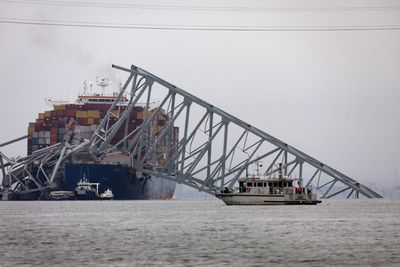 Right-wing theories on Baltimore bridge