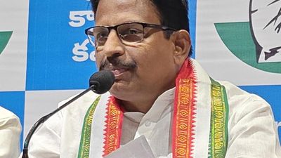 Congress MLA asks KCR to take lie detector test over phone-tapping charges