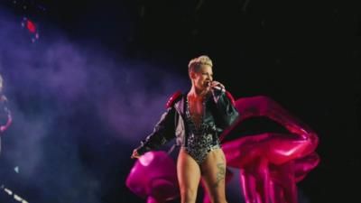 Pink's Electrifying Concert Experience: A Must-See For Music Lovers