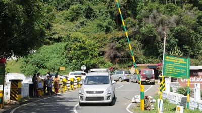 Tamil Nadu government agrees to fix carrying capacity for ghat roads leading to the Nilgiris and Kodaikanal