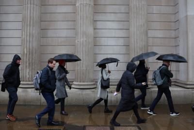 UK Government Plans To Gradually Increase Minimum Wage From 2025