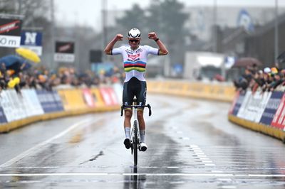 Advantage Mathieu van der Poel and Lotte Kopecky at the Tour of Flanders