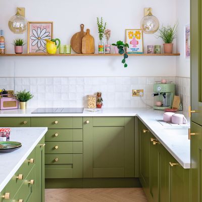 How long does vinyl wrap last in a kitchen? Experts say it can last 'up to ten years' with these key tips