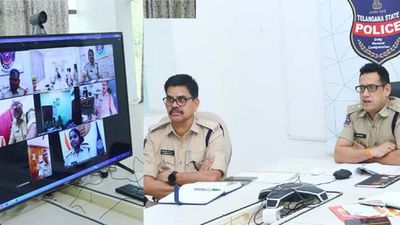 Khammam, Eluru police discuss security along A.P.-Telangana border ahead of polls