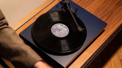 Vinyl sales officially trumped CDs for a second year in a row