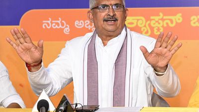 Siddaramaiah failed to manage economy of Karnataka, alleges MLC