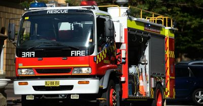 Garage fire breaks out in Cooks Hill