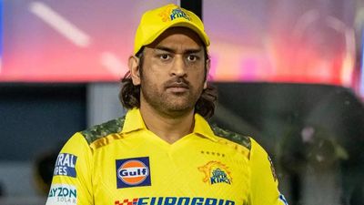 MS Dhoni fever grips Steve Smith, says he is still...