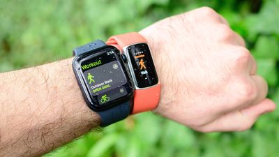 I walked 5,000 steps with Apple Watch SE vs Fitbit Charge 6 — here's the winner