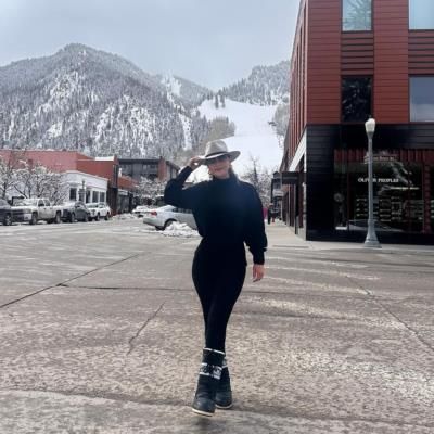 Chiquinquira Delgado's Chic Winter Style In Aspen Snow Adventure