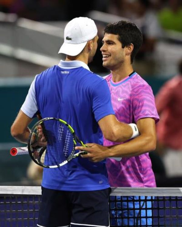 Carlos Alcaraz Demonstrates Sportsmanship And Gratitude On The Court