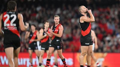 Bombers star Stringer steps up late to sink St Kilda