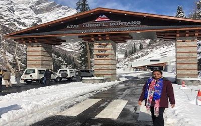 Himachal Pradesh: Fresh snowfall at Atal Tunnel in Rohtang Pass