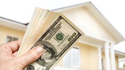 Should You Pay Cash When You Downsize? Here Are Three Scenarios