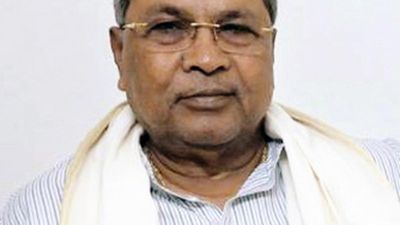 CM hits back at Gowda with ‘Kannadiga pride’