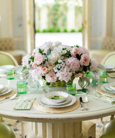 Spring tablescape ideas – 7 ways to decorate your table in dedication to the new season