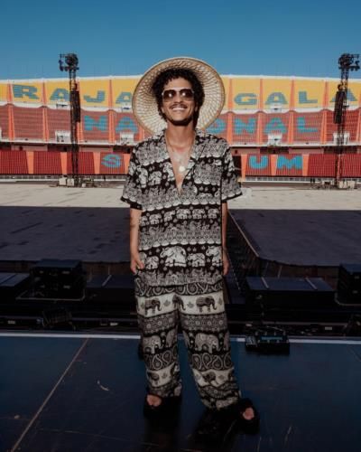 Bruno Mars: A Glimpse Behind The Scenes
